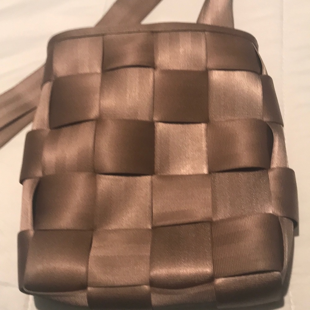 Seatbelt purse